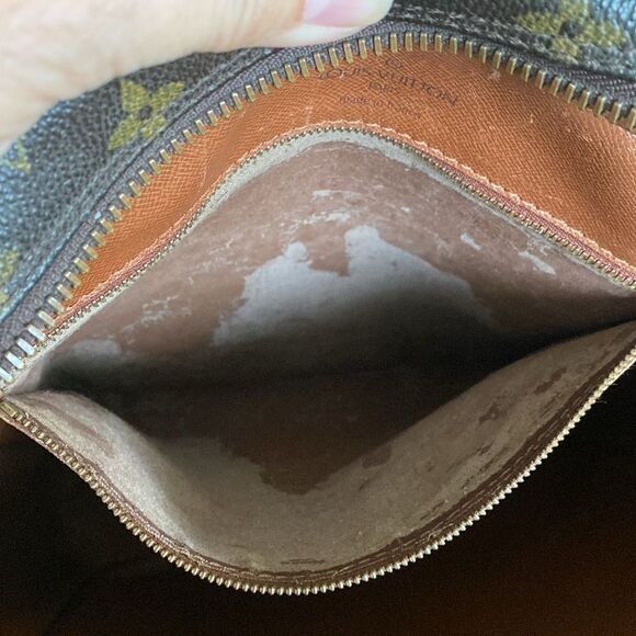 Authentic Louis Vuitton Monogram Danube GM Unisex Shoulder Crossbody Bag - Picture 13 of 15